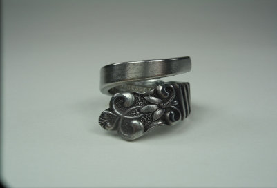 the_spoon_jeweler198011.jpg